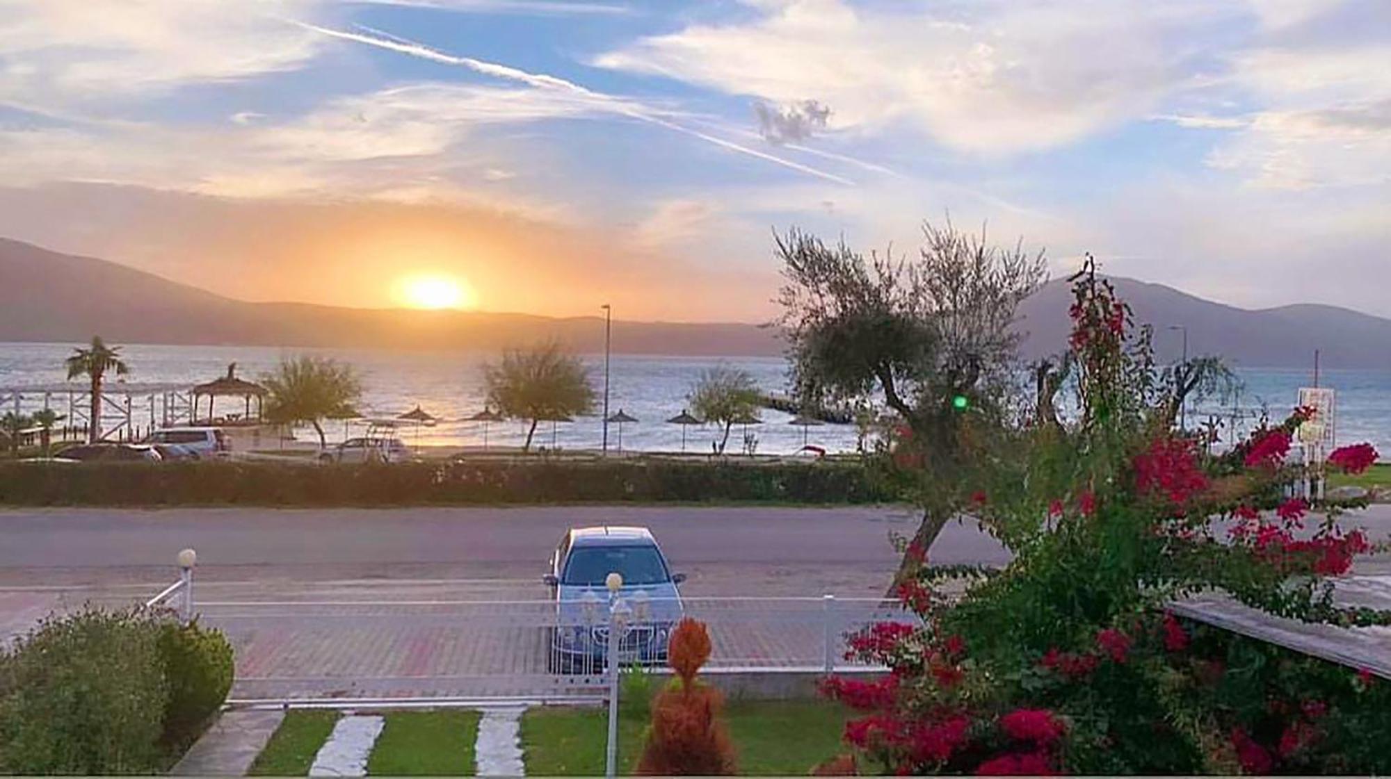Nili Hotel Vlorë エクステリア 写真