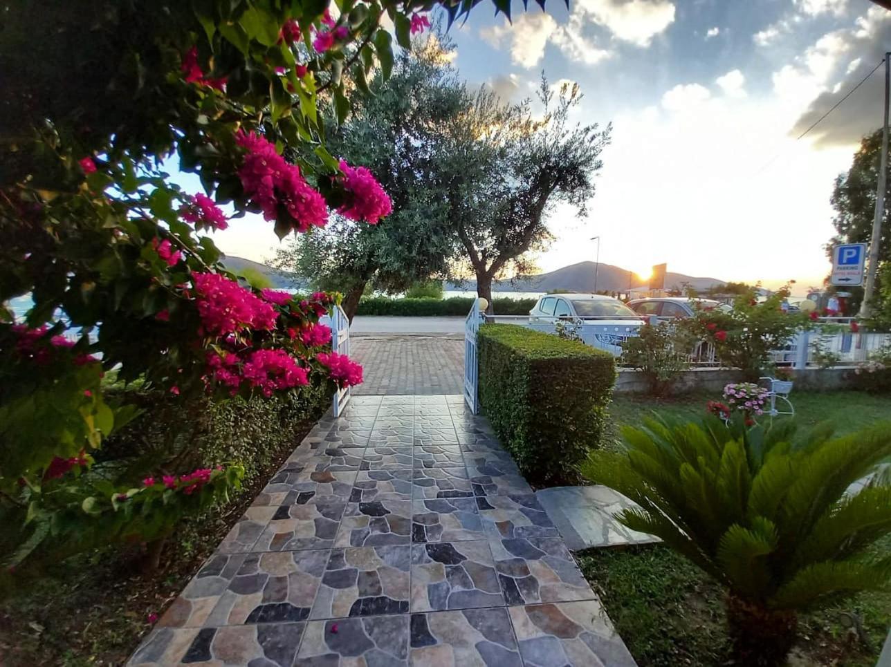 Nili Hotel Vlorë エクステリア 写真