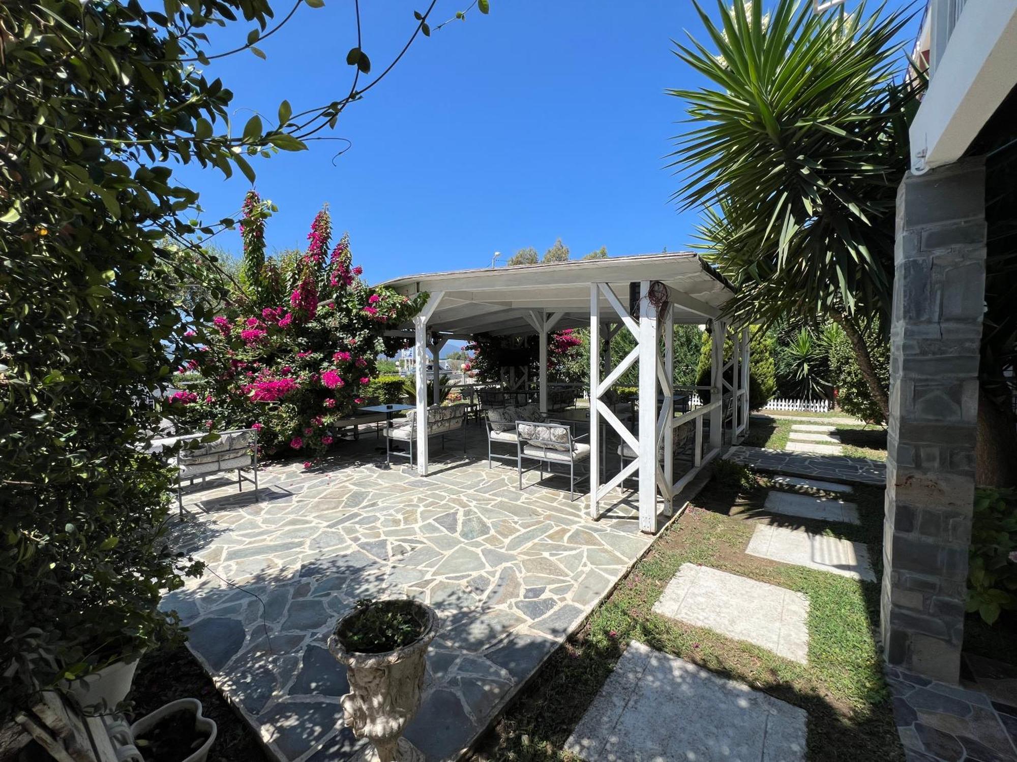 Nili Hotel Vlorë エクステリア 写真
