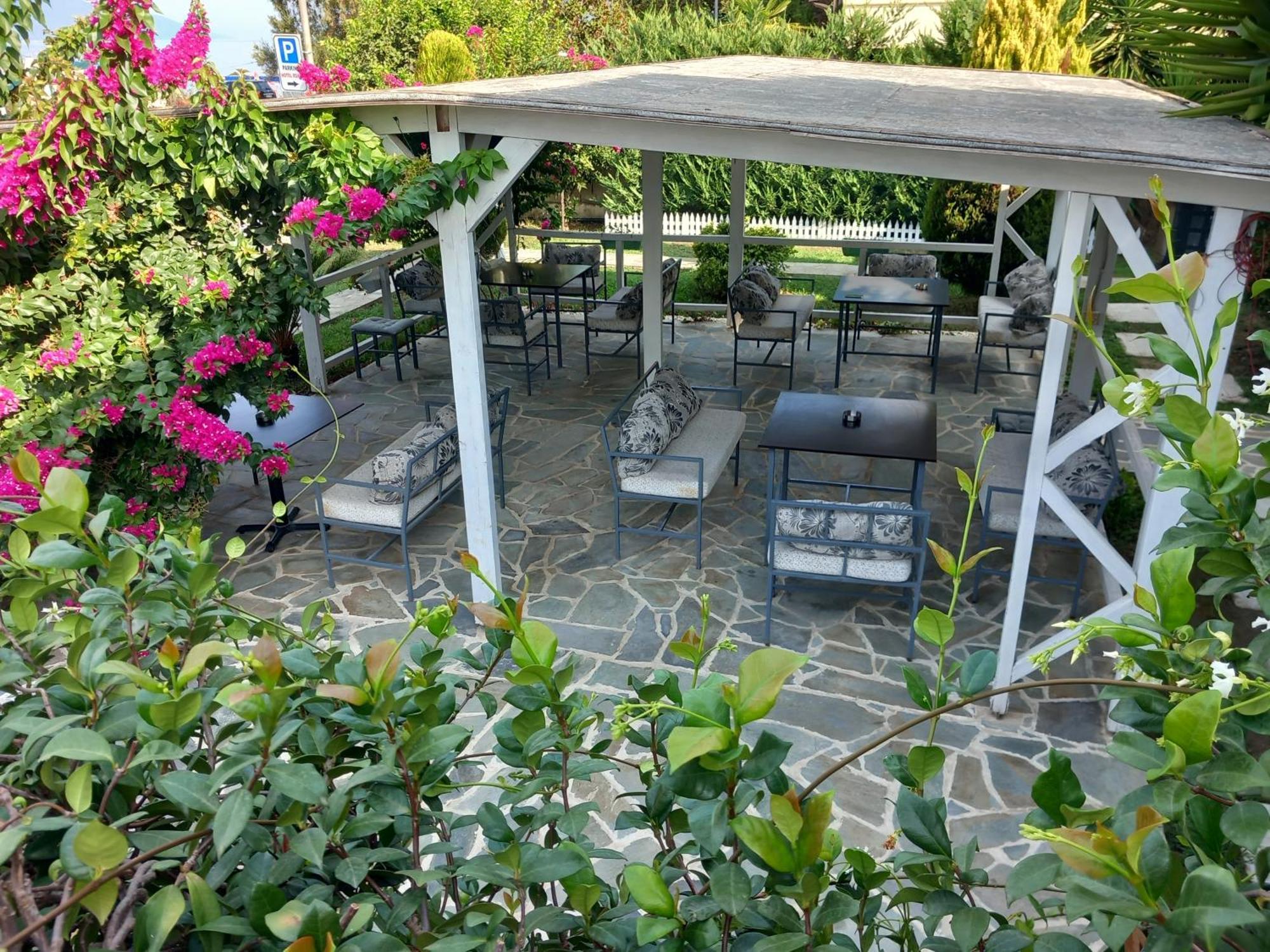 Nili Hotel Vlorë エクステリア 写真