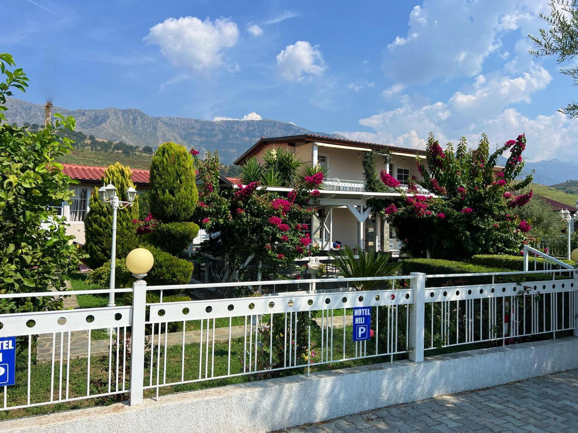Nili Hotel Vlorë エクステリア 写真