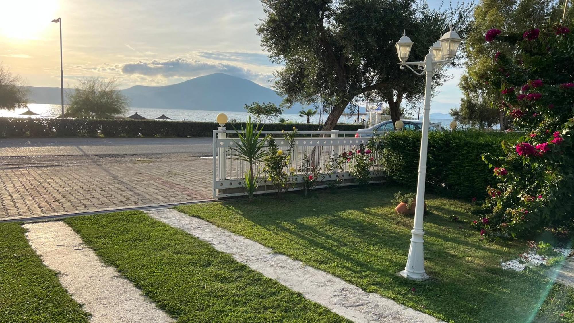 Nili Hotel Vlorë エクステリア 写真