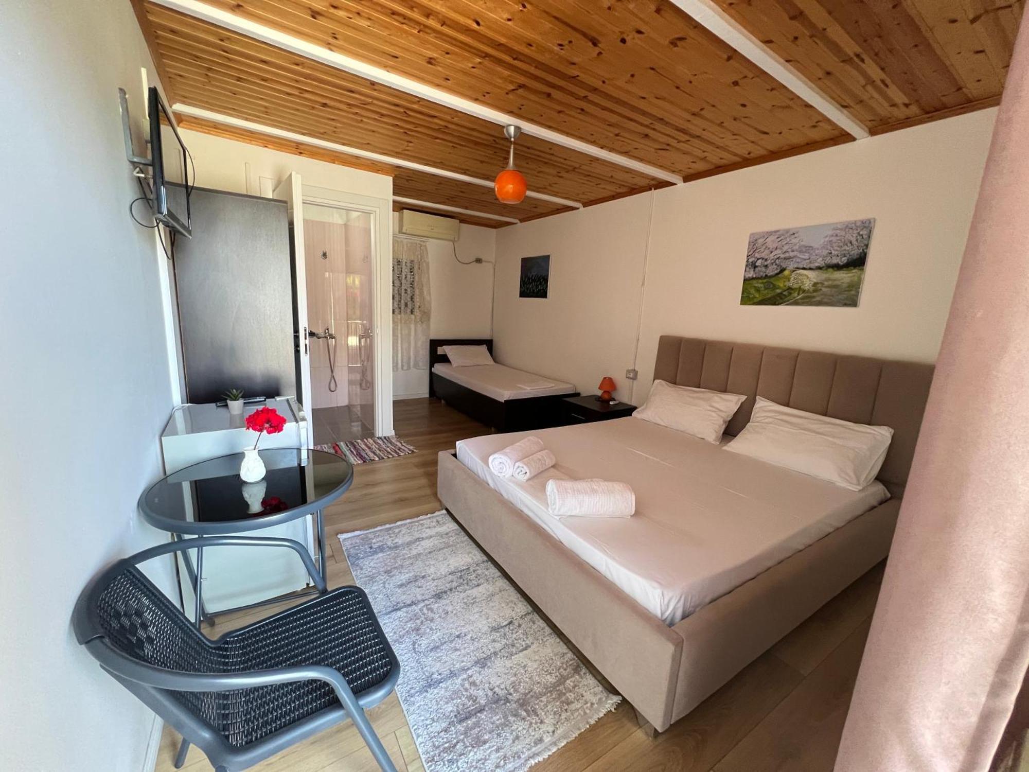 Nili Hotel Vlorë エクステリア 写真